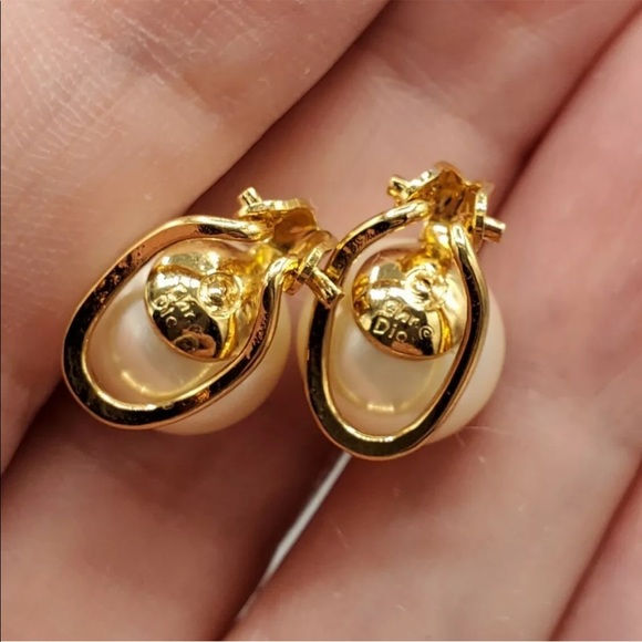 Dior Earrings VINTAGE GOLDTONE Pearl Clip-on Singed  EARRINGS - Picture 3 of 4
